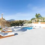 Vega Luxury Living Premium Features Gym Jacuzzi Villa *