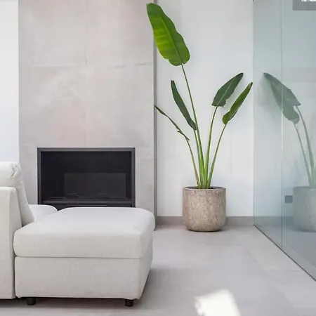 Vega Luxury Living Premium Features Gym Jacuzzi Вілла Марбелья