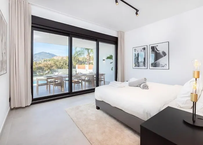 Vega Luxury Living Premium Features Gym Jacuzzi 马尔韦利亚