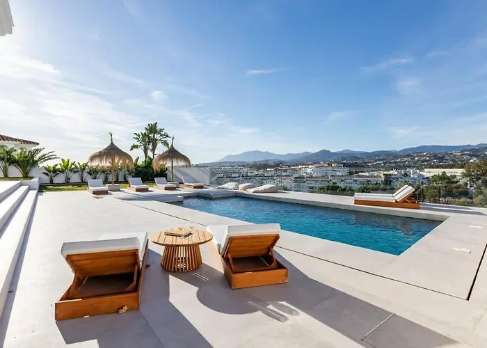 别墅 Vega Luxury Living Premium Features Gym Jacuzzi 马尔韦利亚