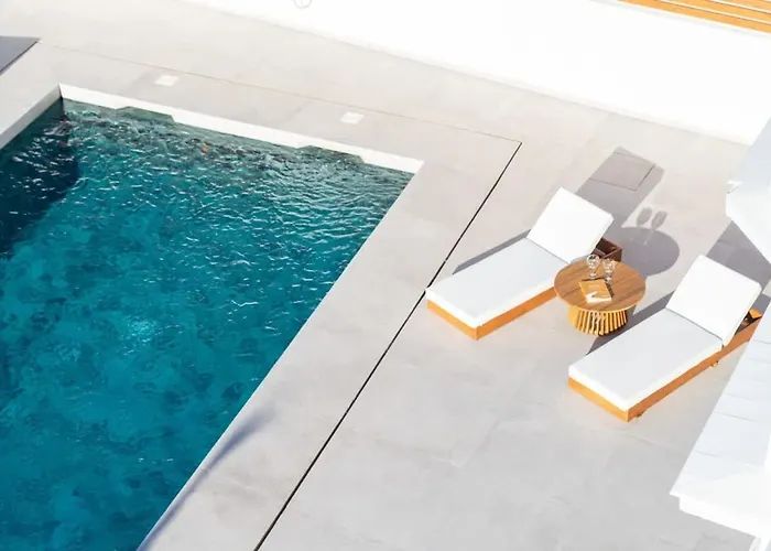 Vega Luxury Living Premium Features Gym Jacuzzi *