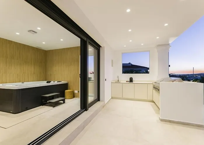 别墅 Vega Luxury Living Premium Features Gym Jacuzzi 马尔韦利亚