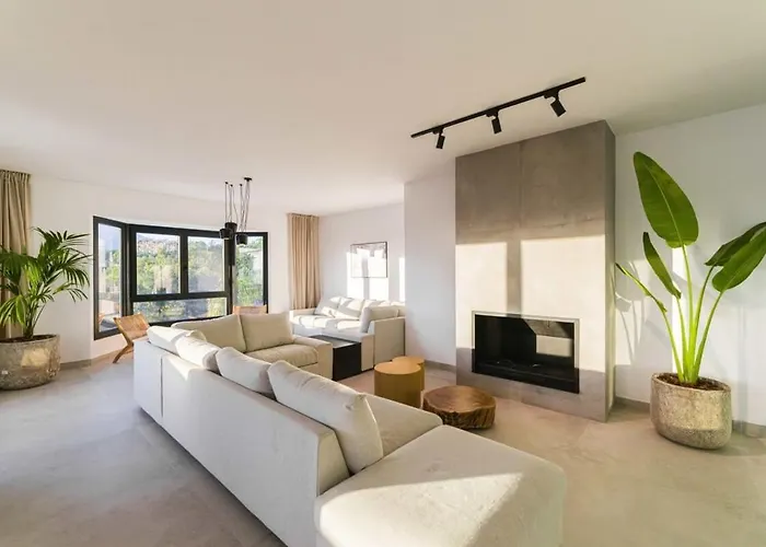 Vega Luxury Living Premium Features Gym Jacuzzi *