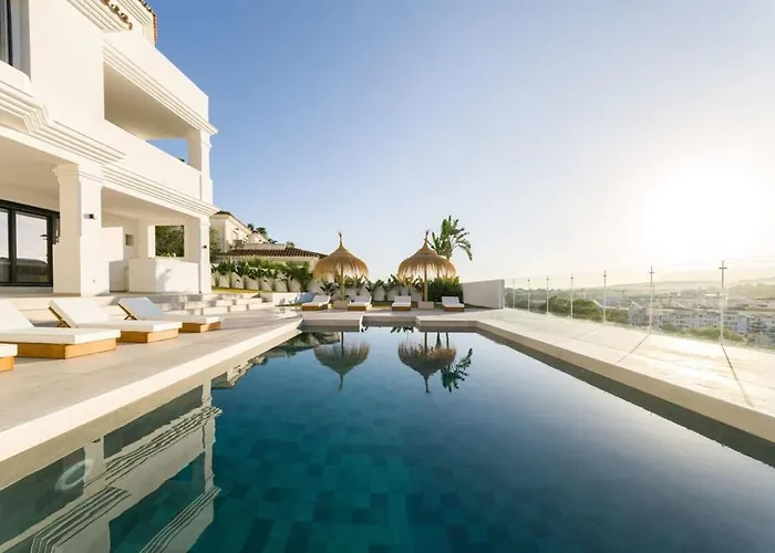 Vega Luxury Living Premium Features Gym Jacuzzi 马尔韦利亚