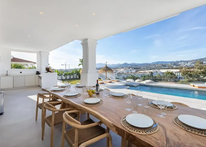 Vega Luxury Living Premium Features Gym Jacuzzi * 马尔韦利亚