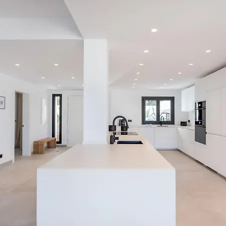 Villa Vega Luxury Living Premium Features Gym Jacuzzi *