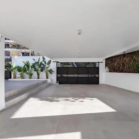 Vega Luxury Living Premium Features Gym Jacuzzi Villa *