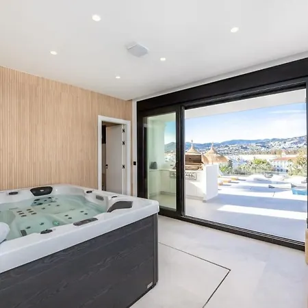 Vega Luxury Living Premium Features Gym Jacuzzi Villa Marbella