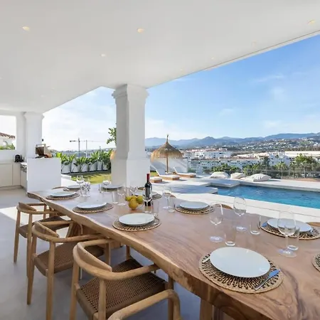 Vega Luxury Living Premium Features Gym Jacuzzi * Marbella