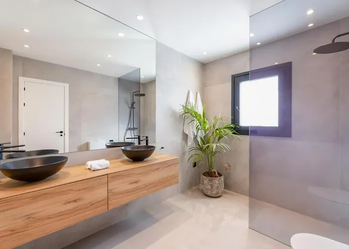 Vega Luxury Living Premium Features Gym Jacuzzi Марбелья
