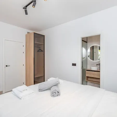 Vega Luxury Living Premium Features Gym Jacuzzi Villa Marbella