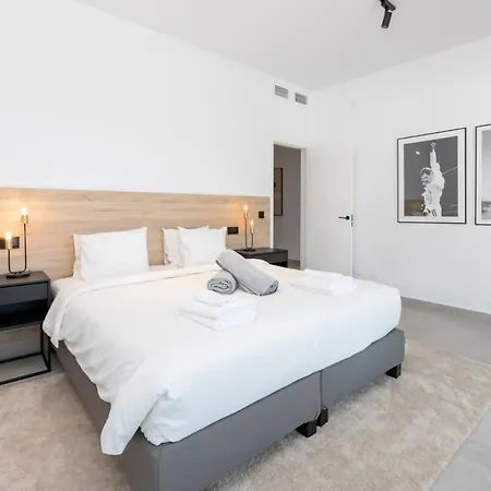 Vega Luxury Living Premium Features Gym Jacuzzi *