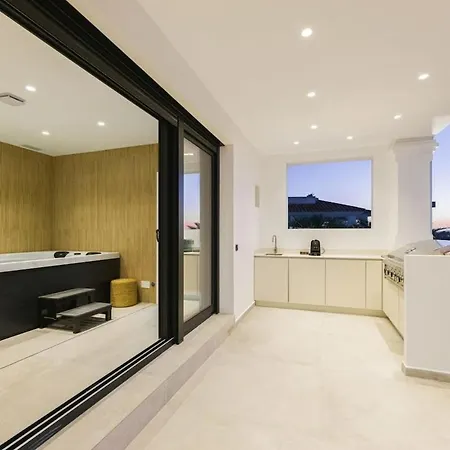 Villa Vega Luxury Living Premium Features Gym Jacuzzi Marbella