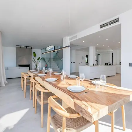 Vega Luxury Living Premium Features Gym Jacuzzi * Marbella